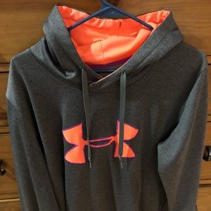 EUC Under Armour women’s XL hoodie